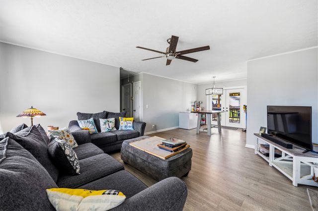 604 Portland Blvd, Portland, TN 37148
