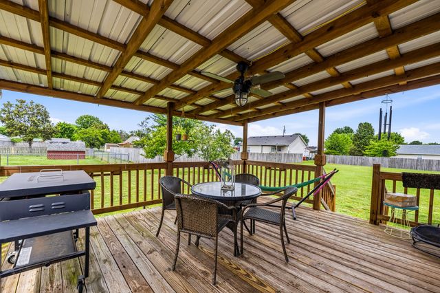 604 Portland Blvd, Portland, TN 37148