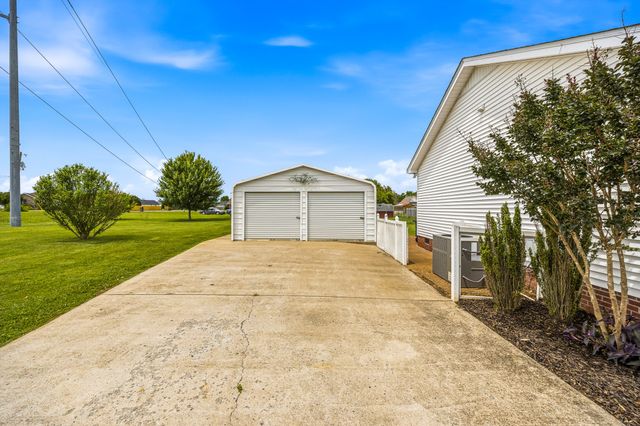 604 Portland Blvd, Portland, TN 37148