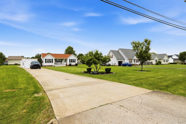 604 Portland Blvd, Portland, TN 37148