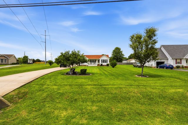 604 Portland Blvd, Portland, TN 37148
