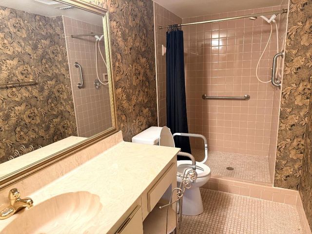 6585 Kensington Lane 204, Delray Beach, FL 33446