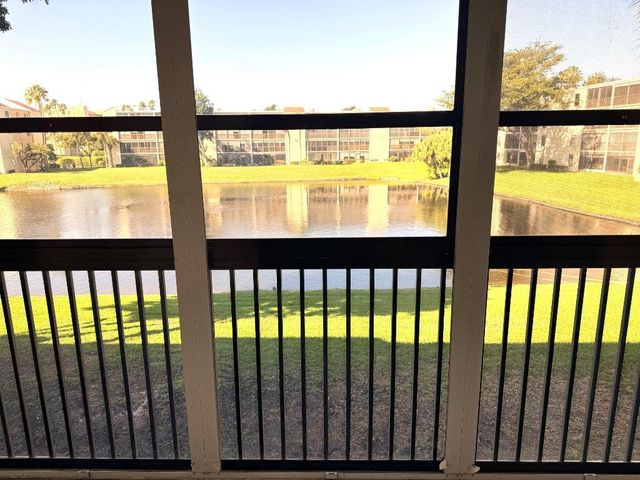 6585 Kensington Lane 204, Delray Beach, FL 33446