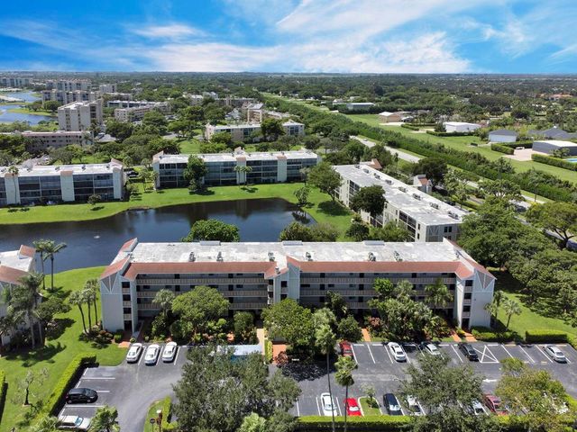 6585 Kensington Lane 204, Delray Beach, FL 33446