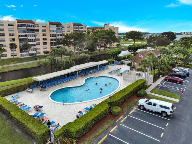 6585 Kensington Lane 204, Delray Beach, FL 33446