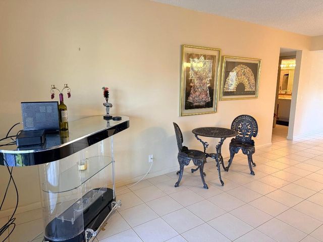 6585 Kensington Lane 204, Delray Beach, FL 33446