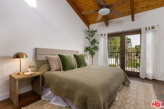 1905 Weepah Way, Los Angeles, CA 90046