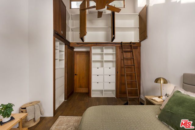 1905 Weepah Way, Los Angeles, CA 90046