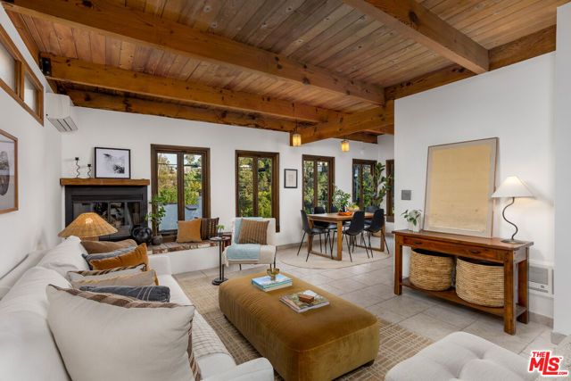 1905 Weepah Way, Los Angeles, CA 90046