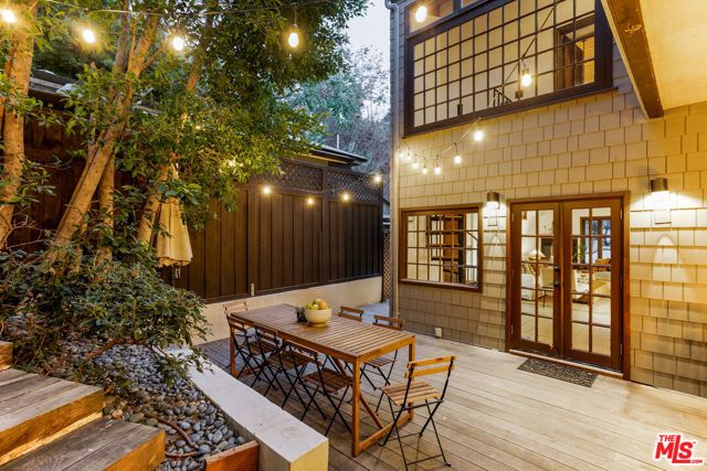 1905 Weepah Way, Los Angeles, CA 90046