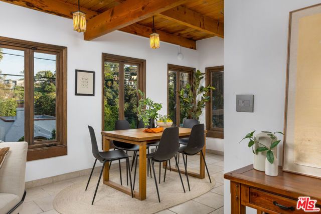 1905 Weepah Way, Los Angeles, CA 90046