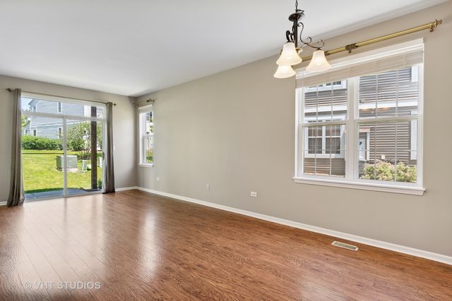2442 Golf Ridge Circle, Naperville, IL 60563