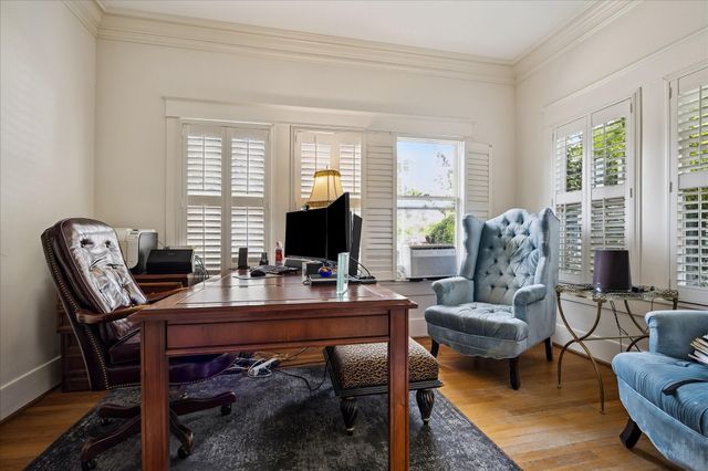 1402 Bonnie Brae Street, Houston, TX 77006