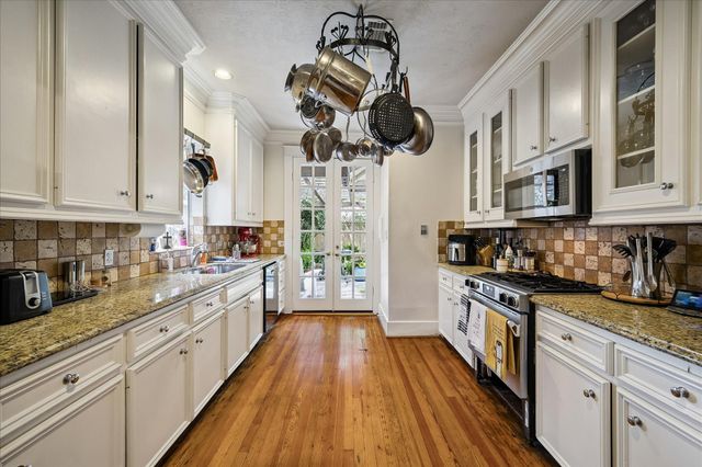 1402 Bonnie Brae Street, Houston, TX 77006