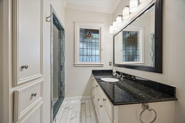 1402 Bonnie Brae Street, Houston, TX 77006
