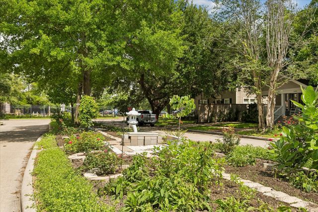 1402 Bonnie Brae Street, Houston, TX 77006