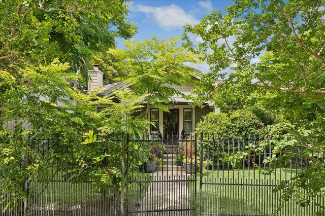 1402 Bonnie Brae Street, Houston, TX 77006