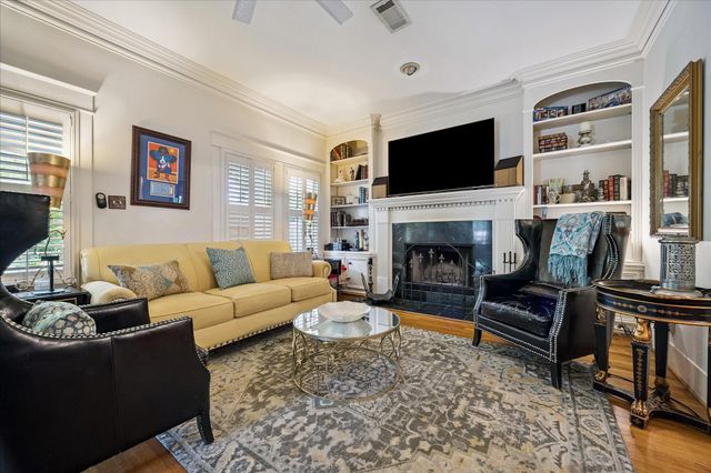 1402 Bonnie Brae Street, Houston, TX 77006