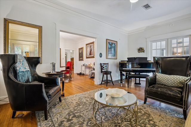 1402 Bonnie Brae Street, Houston, TX 77006