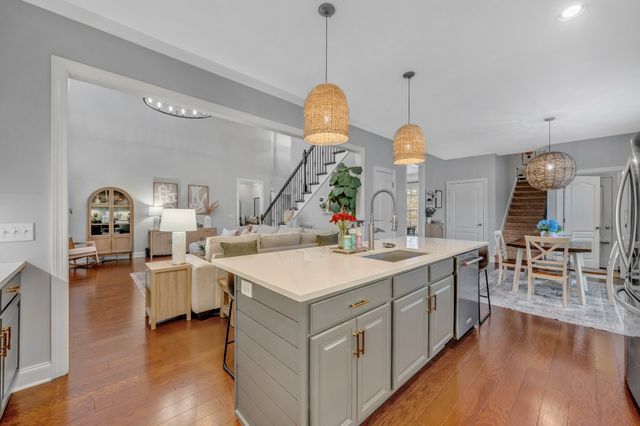 1006 Tower Hill Ln, Hendersonville, TN 37075