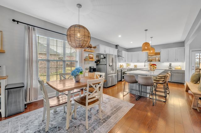 1006 Tower Hill Ln, Hendersonville, TN 37075