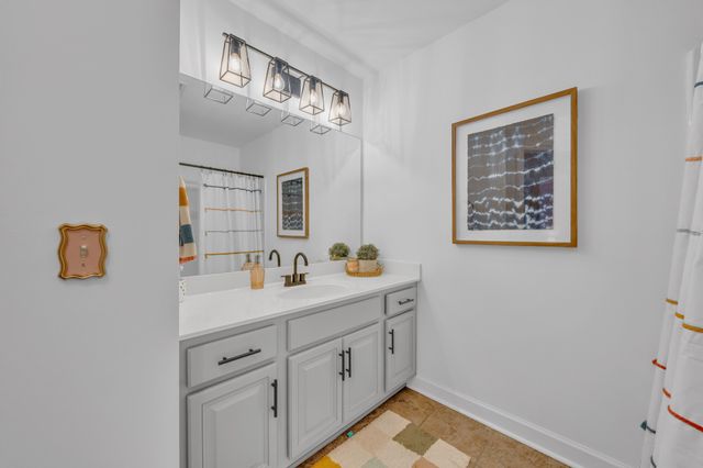 1006 Tower Hill Ln, Hendersonville, TN 37075