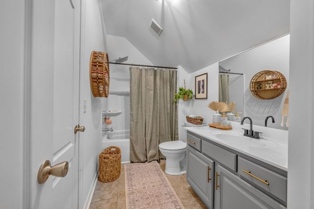 1006 Tower Hill Ln, Hendersonville, TN 37075