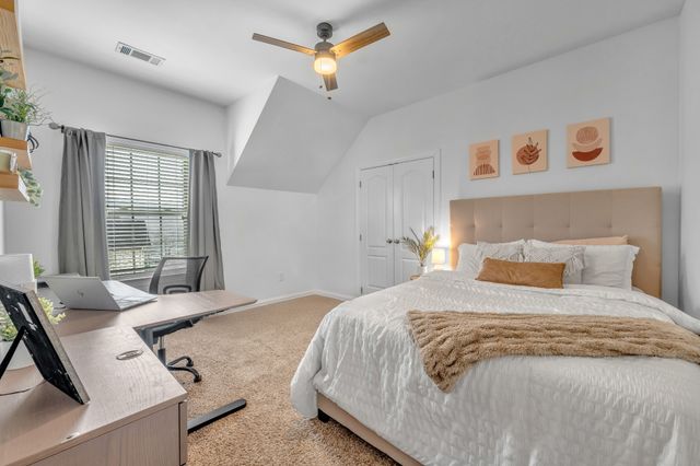 1006 Tower Hill Ln, Hendersonville, TN 37075