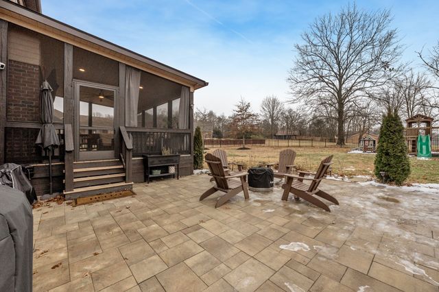 1006 Tower Hill Ln, Hendersonville, TN 37075