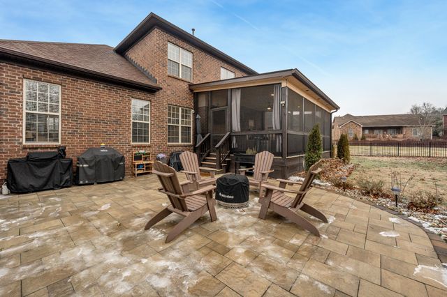 1006 Tower Hill Ln, Hendersonville, TN 37075