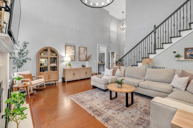 1006 Tower Hill Ln, Hendersonville, TN 37075