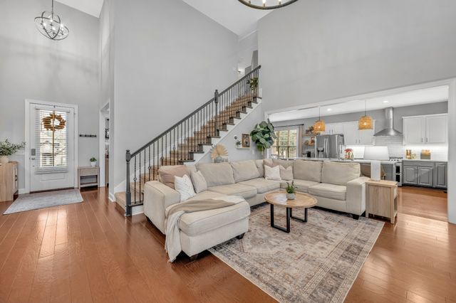 1006 Tower Hill Ln, Hendersonville, TN 37075