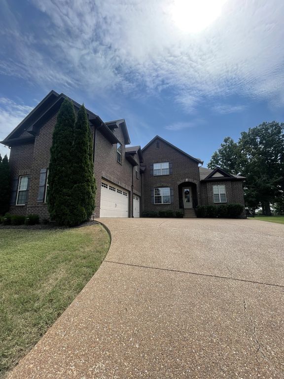 1006 Tower Hill Ln, Hendersonville, TN 37075