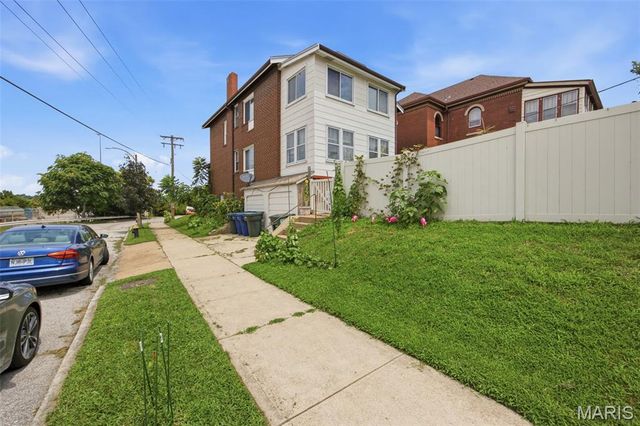 6652 Marmaduke Avenue, St Louis, MO 63139