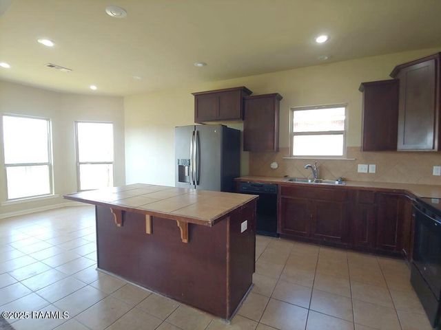 214 Golden Lake Drive, Rayne, LA 70578