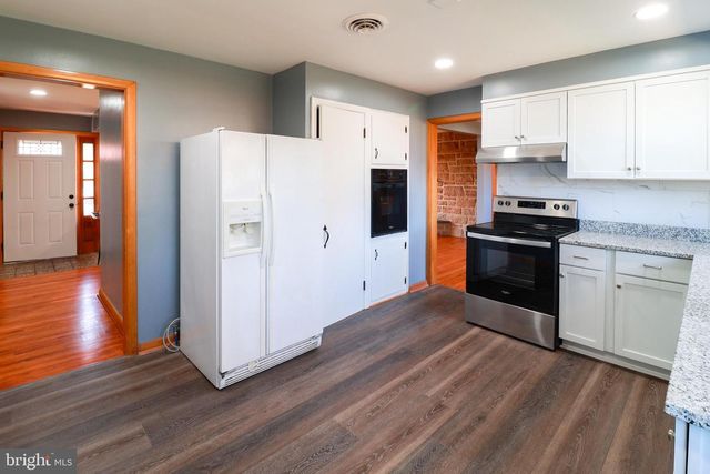 661 COLLEEN DR, Harrisburg, PA 17109