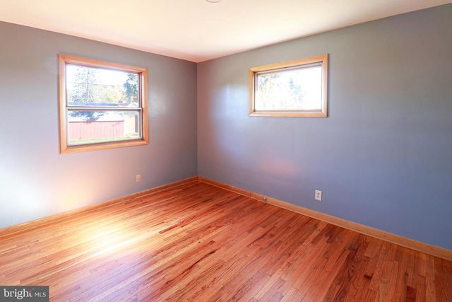 661 COLLEEN DR, Harrisburg, PA 17109