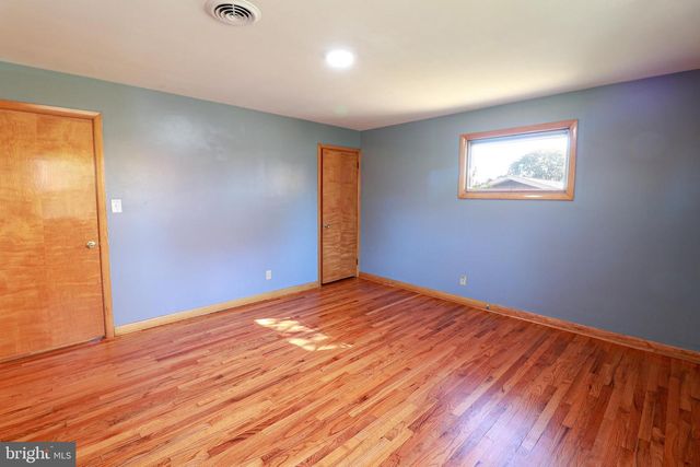 661 COLLEEN DR, Harrisburg, PA 17109