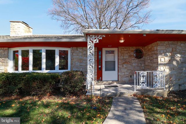 661 COLLEEN DR, Harrisburg, PA 17109