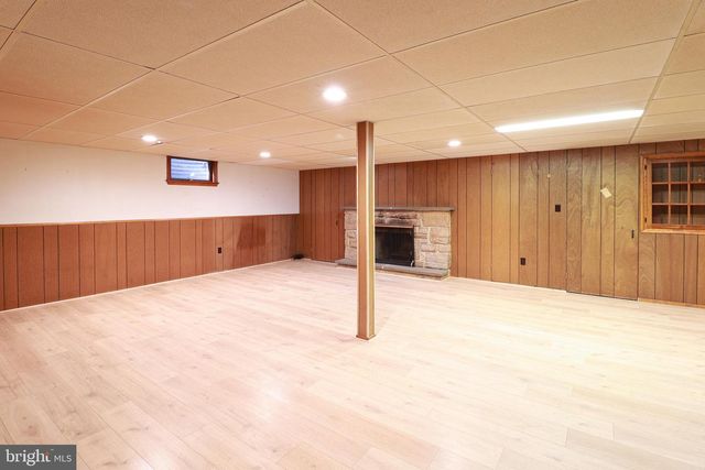 661 COLLEEN DR, Harrisburg, PA 17109