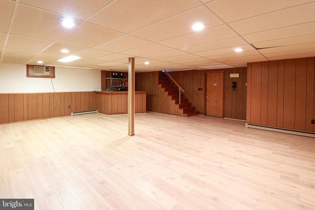 661 COLLEEN DR, Harrisburg, PA 17109