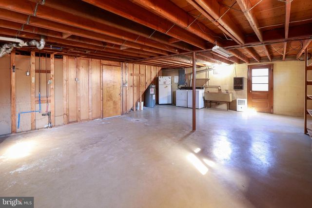 661 COLLEEN DR, Harrisburg, PA 17109