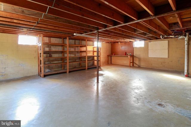 661 COLLEEN DR, Harrisburg, PA 17109