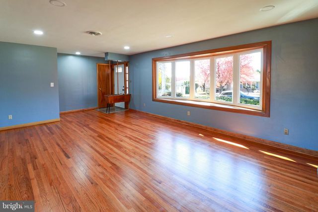 661 COLLEEN DR, Harrisburg, PA 17109