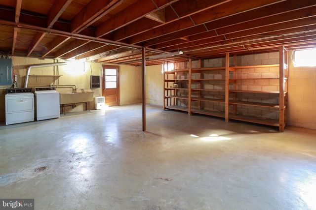 661 COLLEEN DR, Harrisburg, PA 17109