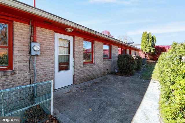 661 COLLEEN DR, Harrisburg, PA 17109