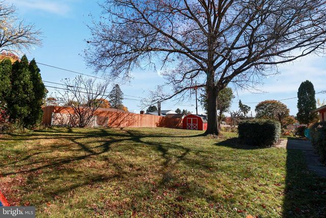 661 COLLEEN DR, Harrisburg, PA 17109