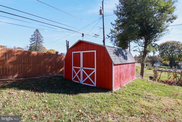 661 COLLEEN DR, Harrisburg, PA 17109