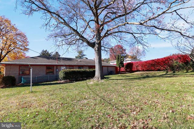 661 COLLEEN DR, Harrisburg, PA 17109