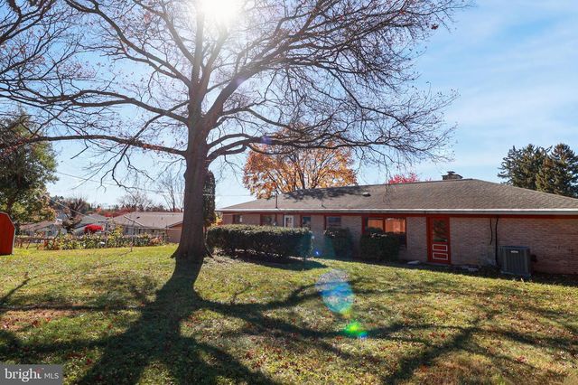 661 COLLEEN DR, Harrisburg, PA 17109